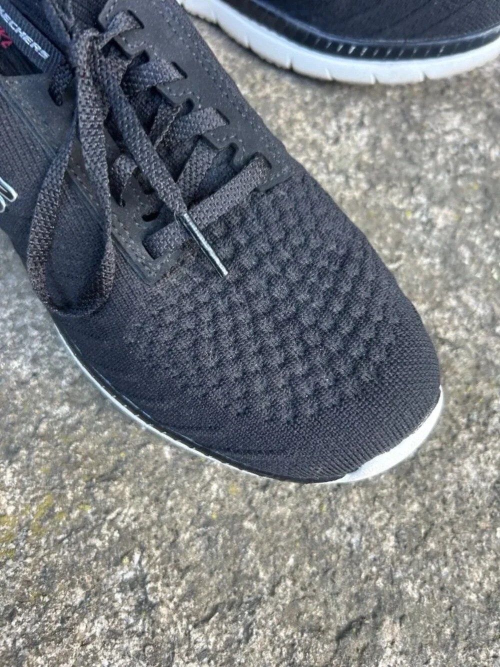 Skechers black memory